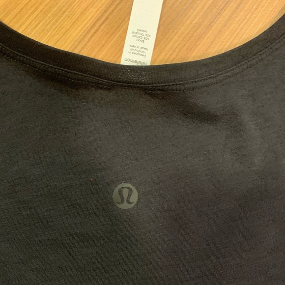 Lululemon jericho tee light 6 - Picture 5 of 7